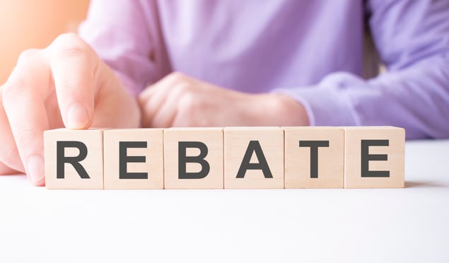 vecteezy_businessman-hand-holding-wooden-cube-block-with-rebate_32088247