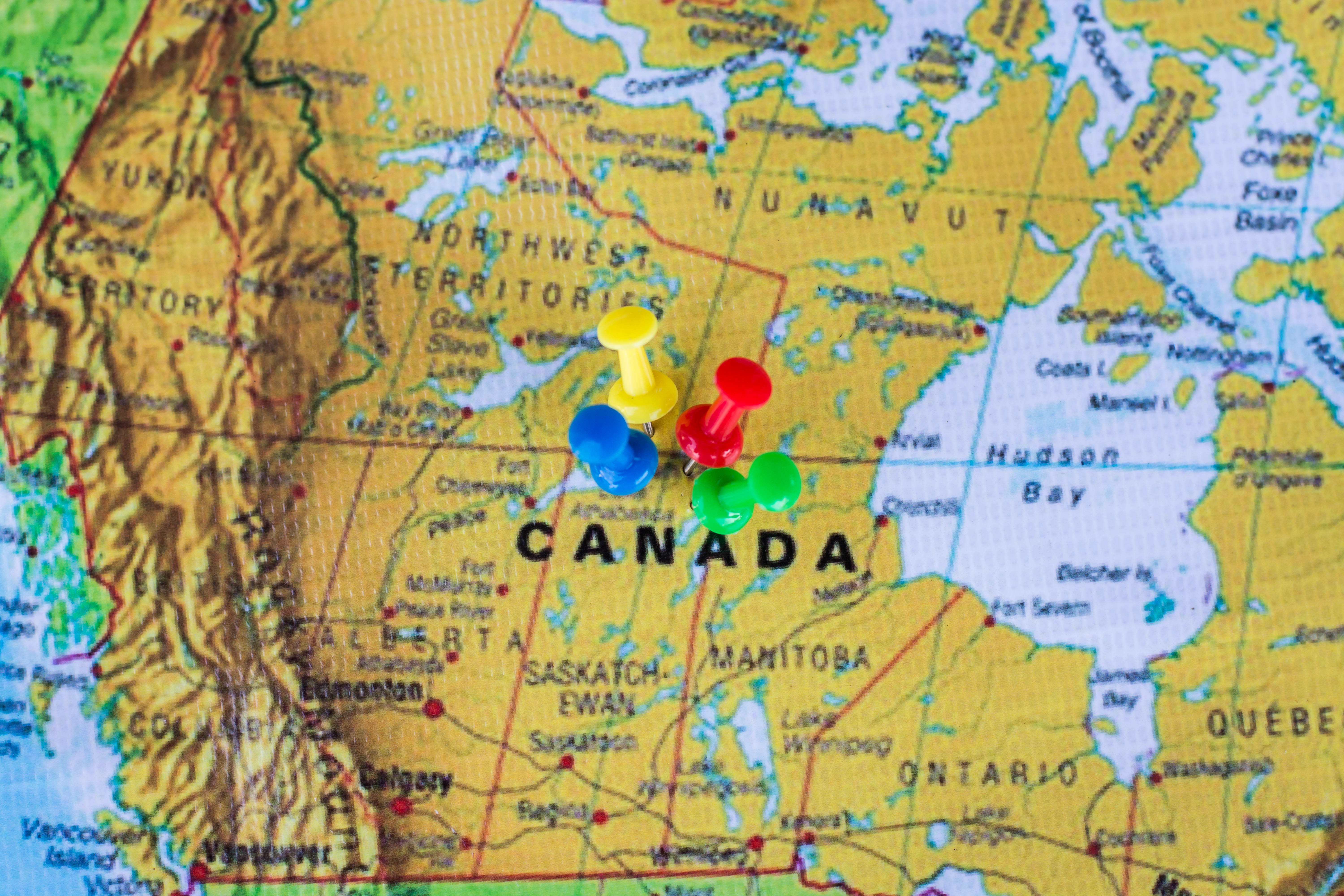 vecteezy_pushpin-marking-the-location-canada_5206903
